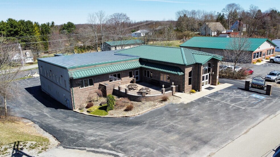 1737 N Main Ext St, Butler, PA à vendre - Photo du bâtiment - Image 2 de 32