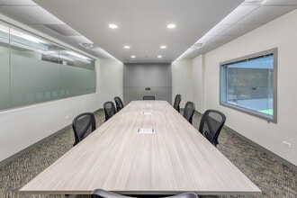 25 NW Point Blvd, Elk Grove Village, IL for lease Interior Photo- Image 2 of 3