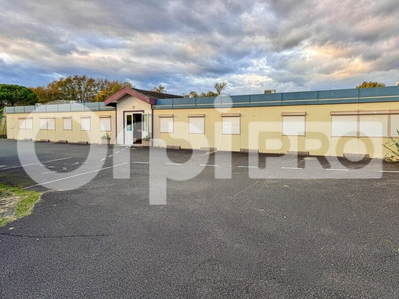 Flex in Dax for sale - Building Photo - Image 2 of 8
