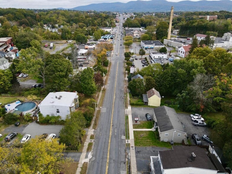 717 Broadway, Newburgh, NY for lease - Building Photo - Image 3 of 6