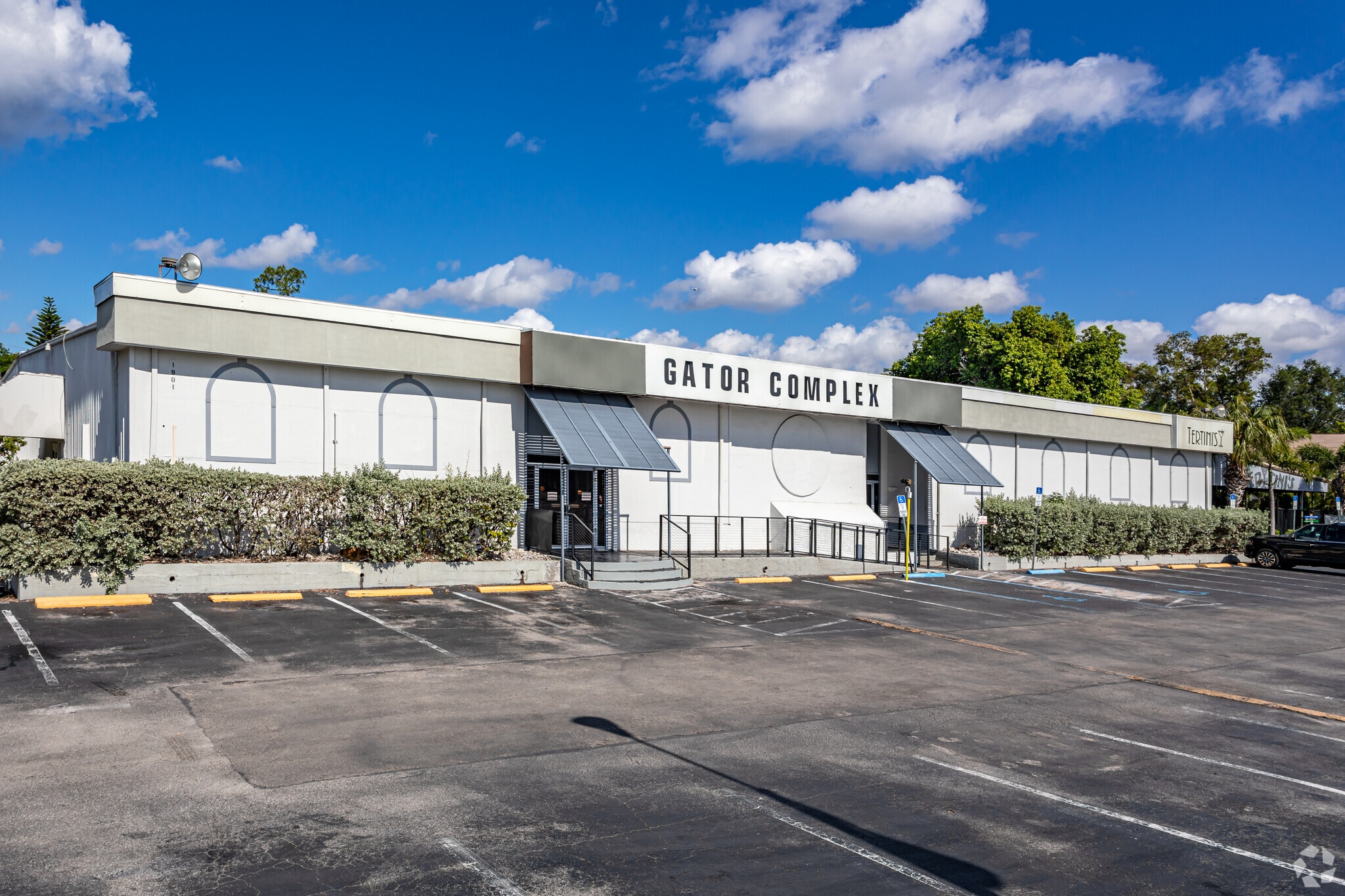 1901 Crystal Dr, Fort Myers, FL for sale Primary Photo- Image 1 of 5