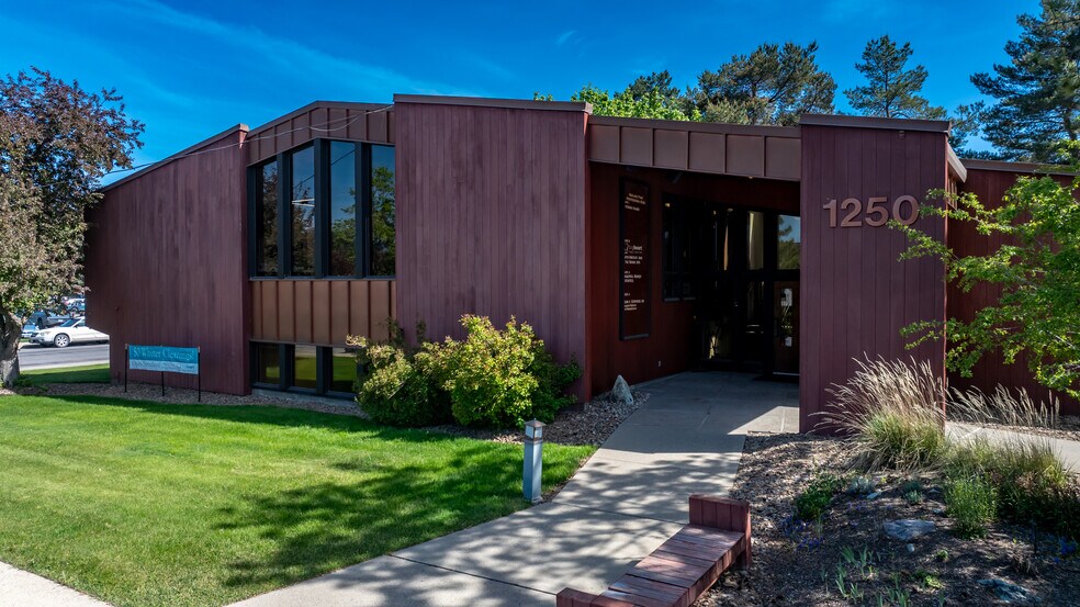 1250 Burns Way, Kalispell, MT à louer - Photo du bâtiment - Image 2 de 45