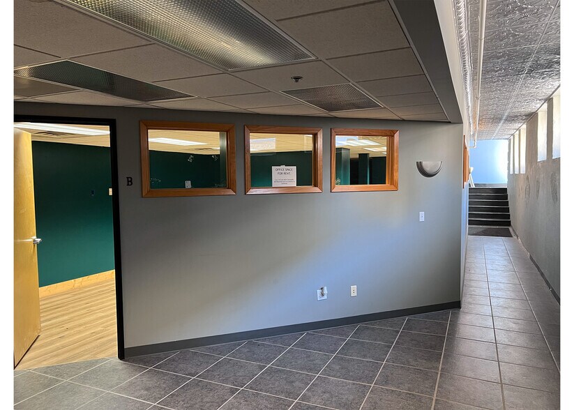 800 E Broadway, Columbia, MO for lease - Building Photo - Image 2 of 4