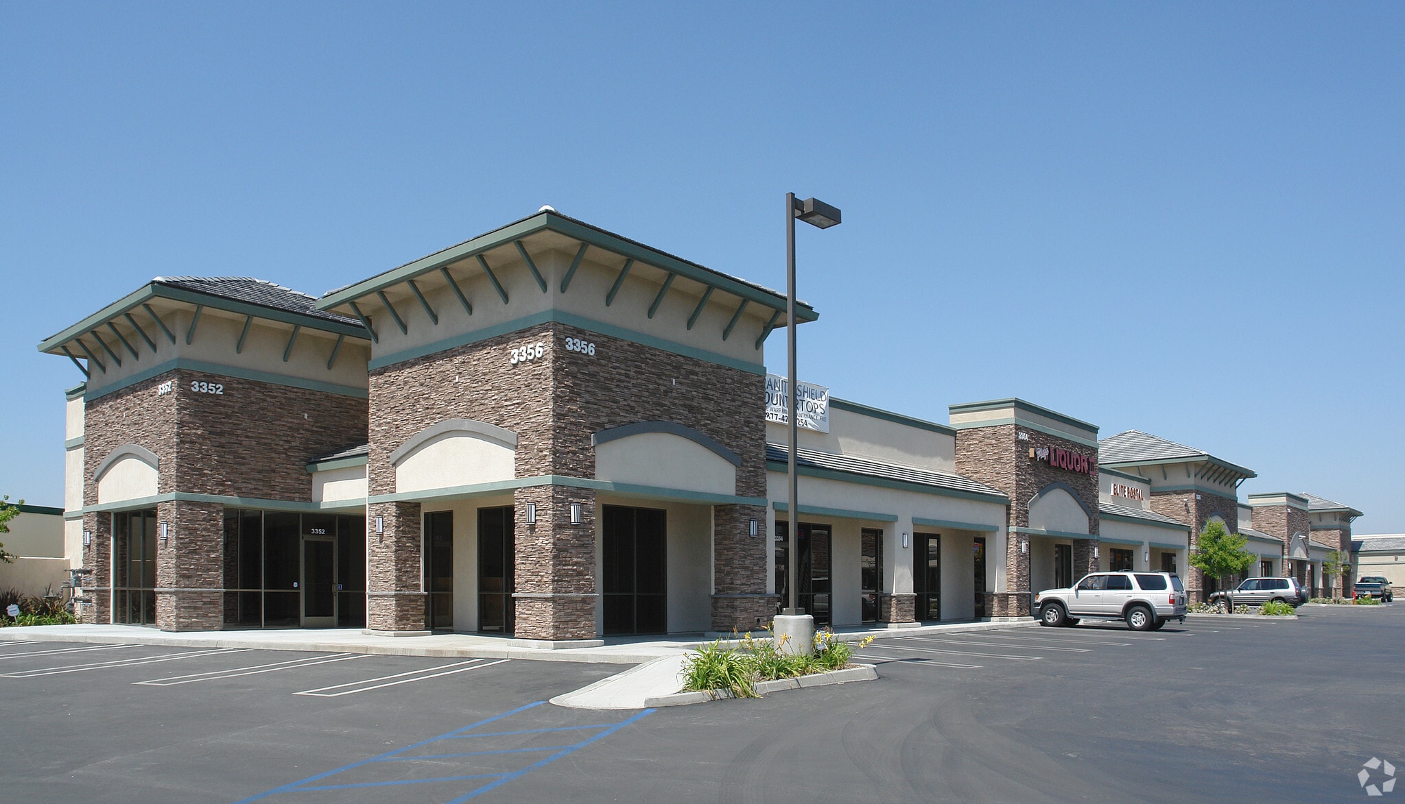 3352-3400 Wentworth Dr, Hemet, CA for lease Building Photo- Image 1 of 11