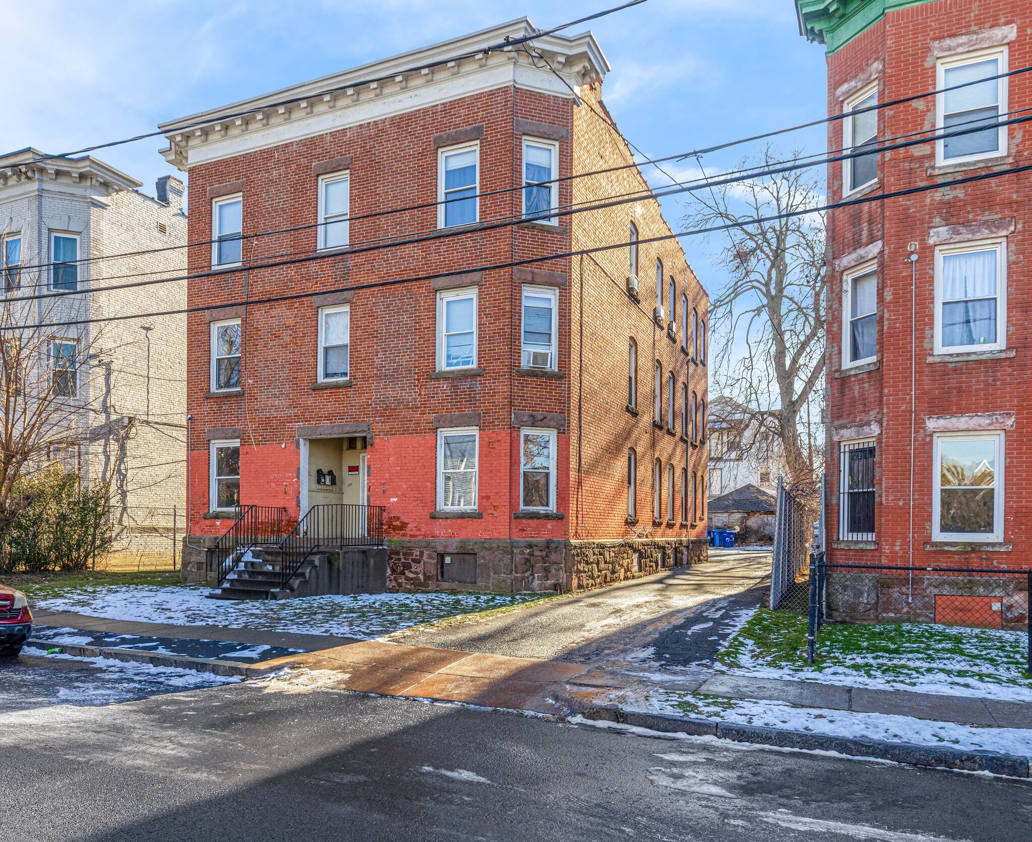 27-29 Bond St, Hartford, CT for sale Primary Photo- Image 1 of 15