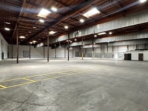 4270-4310 S Maywood Ave, Vernon, CA à louer Photo intérieure- Image 1 de 17