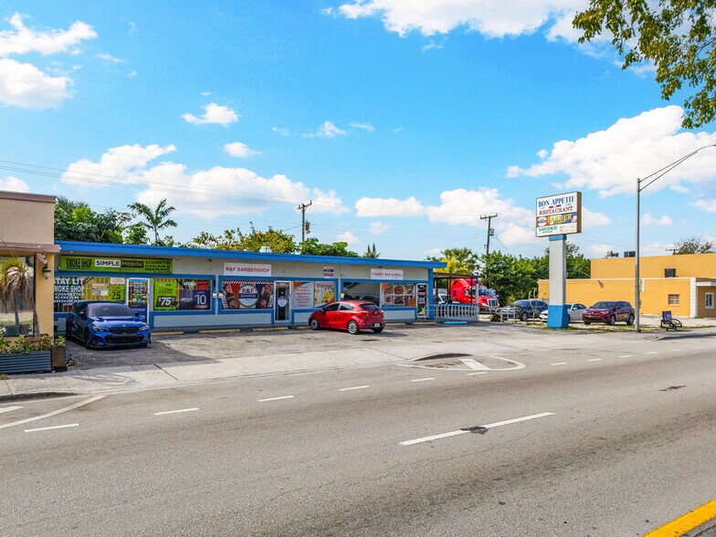 6246-6252 Pembroke Rd, Miramar, FL à vendre - Photo du bâtiment - Image 1 de 22
