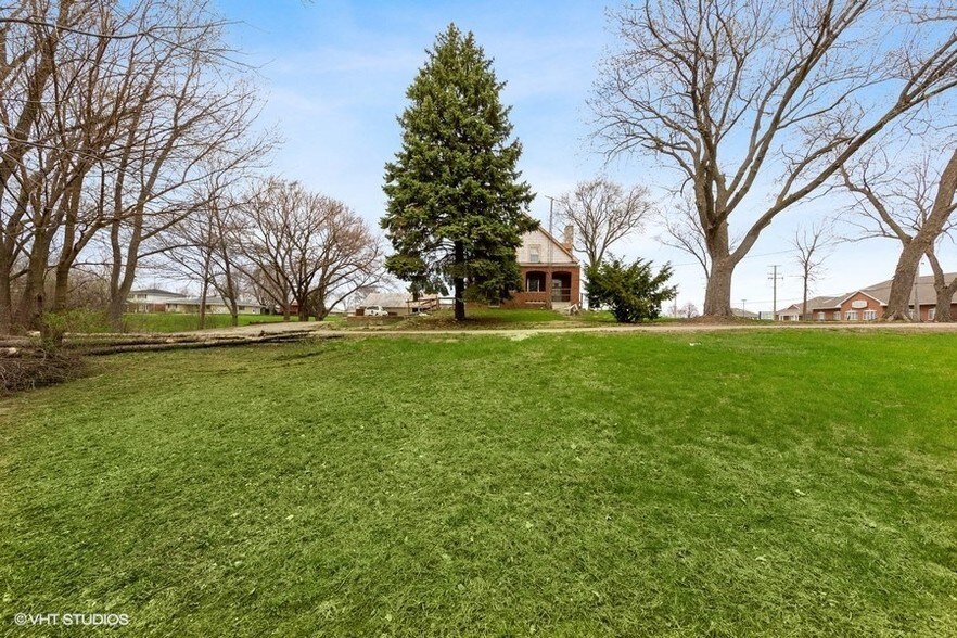 2213 Weber Rd, Crest Hill, IL à vendre - Photo du bâtiment - Image 2 de 6