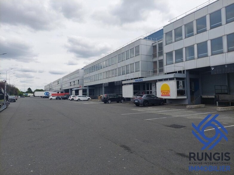 Industrial in Orly for lease - Building Photo - Image 1 of 2