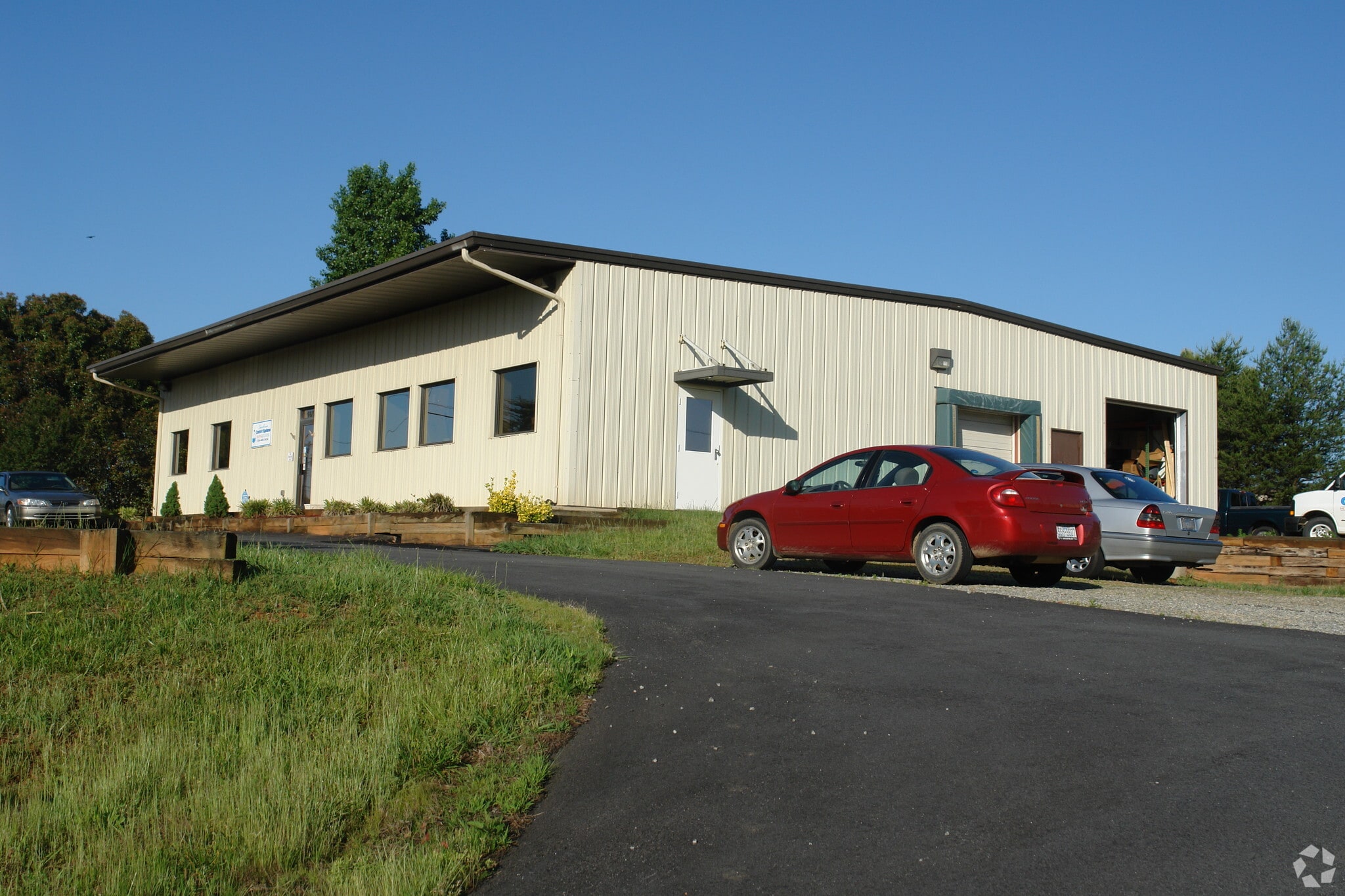 6610 Denver Industrial Park Rd, Denver, NC for lease Primary Photo- Image 1 of 8