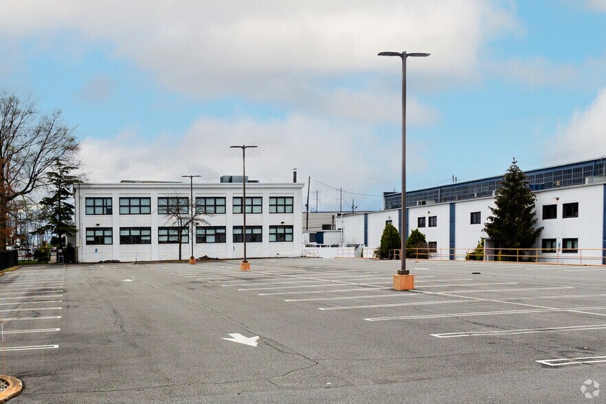 711 Lidgerwood Ave, Elizabeth, NJ à vendre - Photo du bâtiment - Image 3 de 11