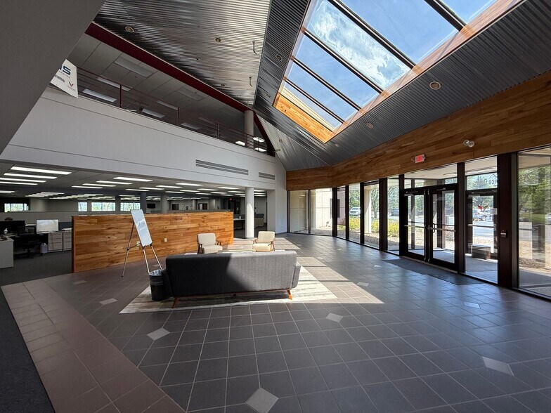 2760 N Service Dr, Red Wing, MN for sale - Interior Photo - Image 3 of 7