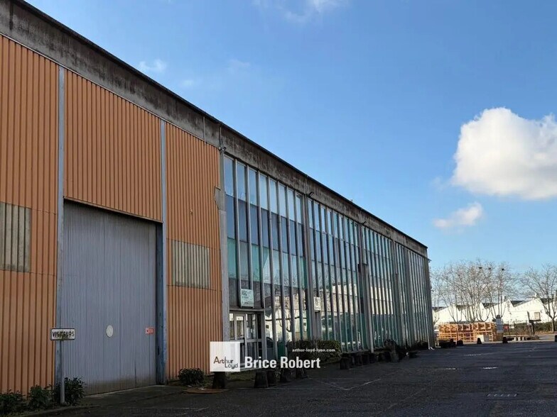 25 Rue Du Lyonnais, Saint-Priest à vendre - Photo du bâtiment - Image 3 de 10