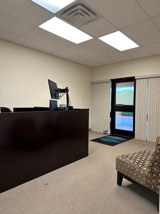 Plus de détails pour 4601 Hollow Tree Dr, Arlington, TX - Bureau/Commerce de détail à louer