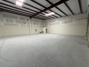 9224 130th Ave, Largo, FL for lease Interior Photo- Image 2 of 9