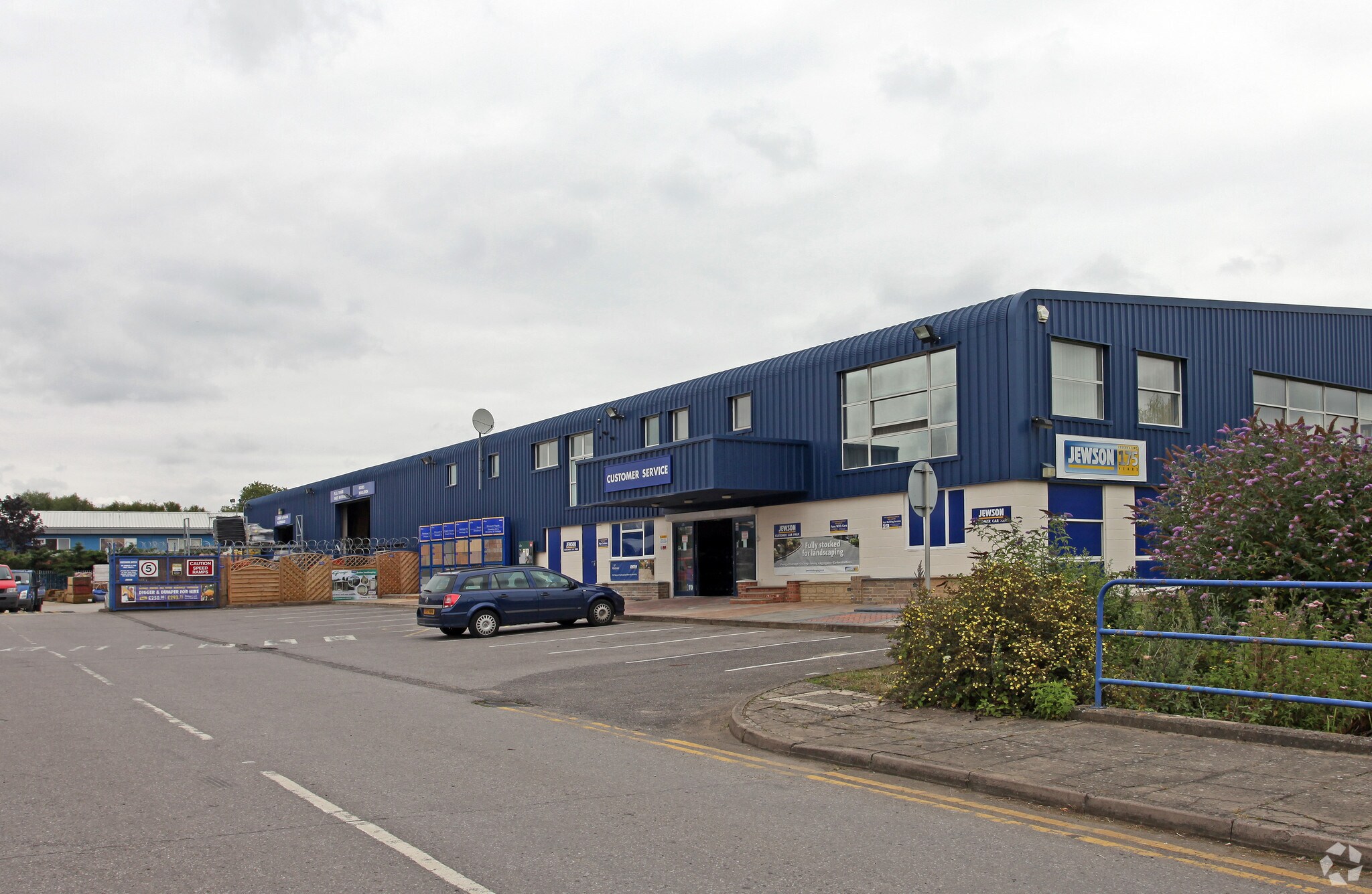 Hambridge Rd, Newbury à vendre Photo principale- Image 1 de 3