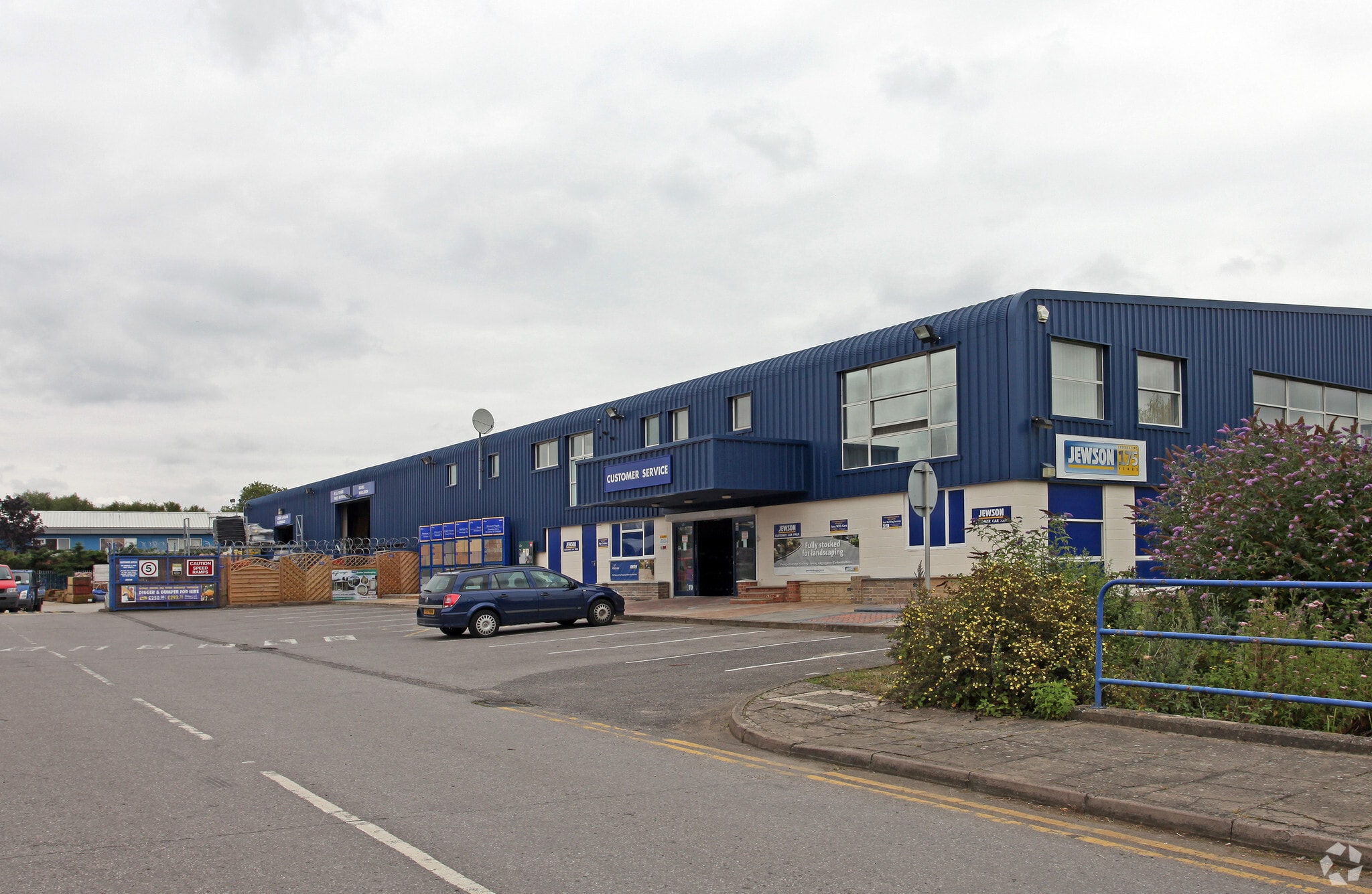 Hambridge Rd, Newbury for sale Primary Photo- Image 1 of 3