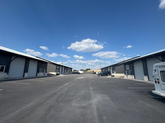 320 N Ridge Rd, Marble Falls, TX for lease - Building Photo - Image 2 of 21