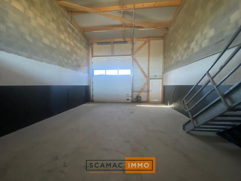 Industrial in Marignane for lease - Interior Photo - Image 2 of 6