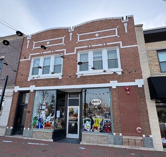 More details for 13 W Quincy St, Westmont, IL - Retail for Sale