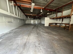 1020-1022 E Orangefair Ln, Anaheim, CA à louer Photo intérieure- Image 2 de 9