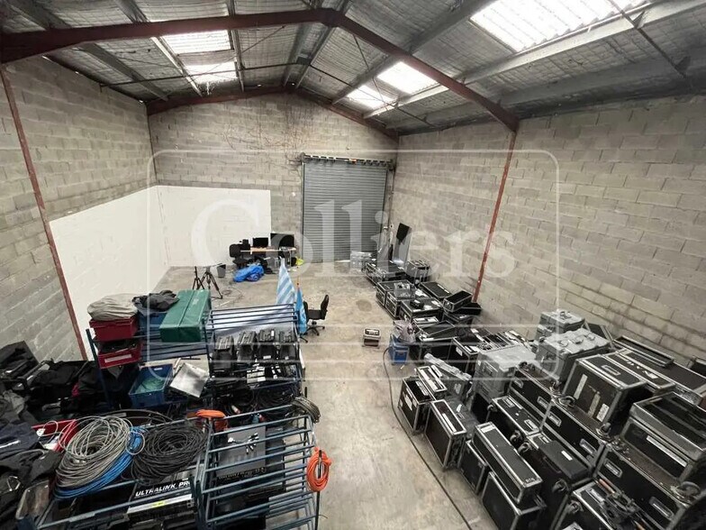 Office in Aix-en-Provence for lease - Interior Photo - Image 1 of 17