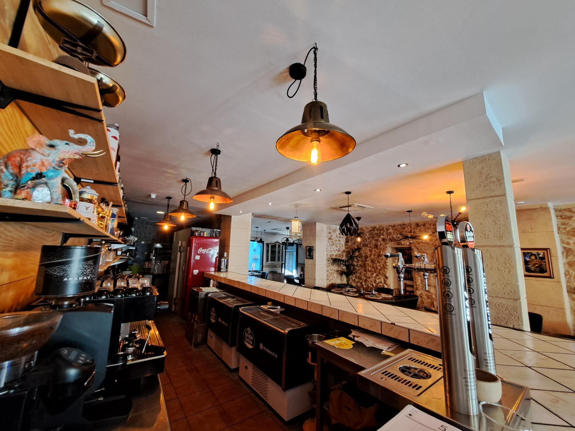 Retail in SANTA MARIA DEL CAMÍ, Islas Baleares for lease Building Photo- Image 1 of 44