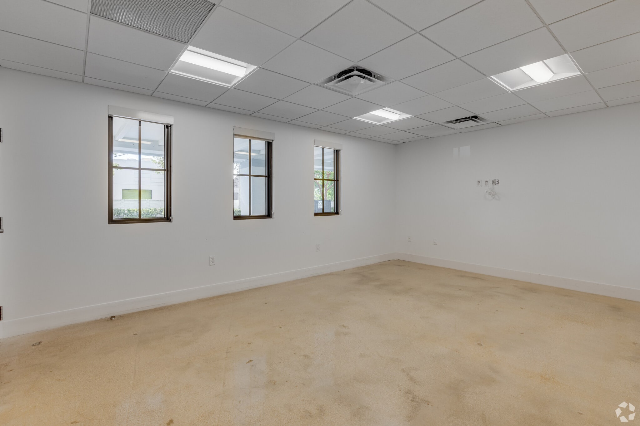 6900 SW 80th St, Miami, FL à vendre Photo intérieure- Image 1 de 5