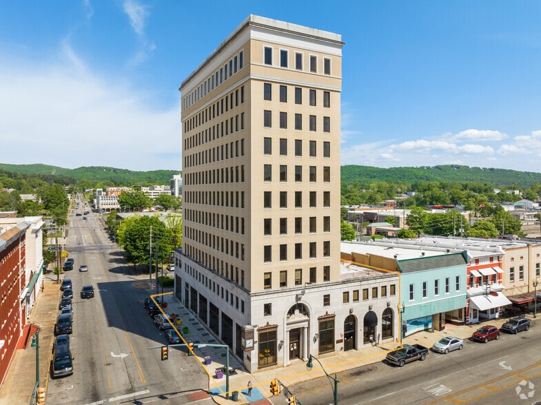 931 Noble St, Anniston, AL for sale - Primary Photo - Image 1 of 19