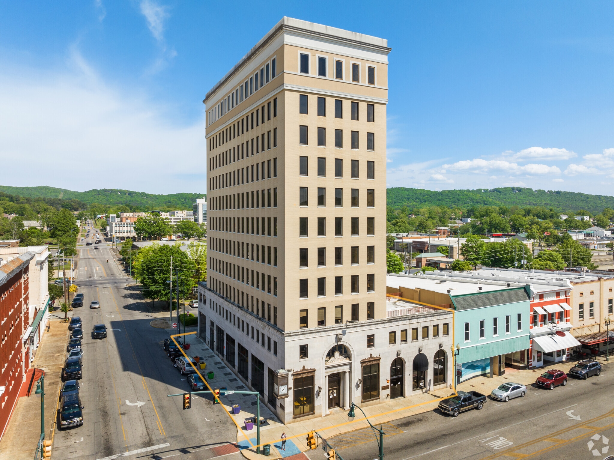 931 Noble St, Anniston, AL à vendre Photo du bâtiment- Image 1 de 37