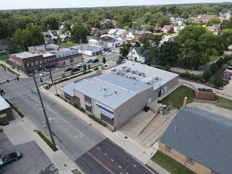 1902 N Sheridan Rd, Peoria, IL for sale - Building Photo - Image 3 of 4