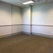 1111 W 39th St, Kansas City, MO for lease Interior Photo- Image 2 of 5