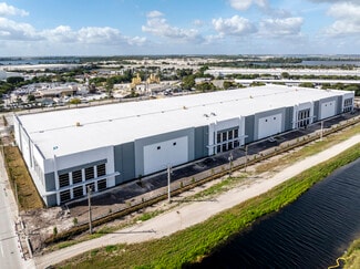 Plus de détails pour 10900 NW 128th Street, Medley, FL - Industriel à louer