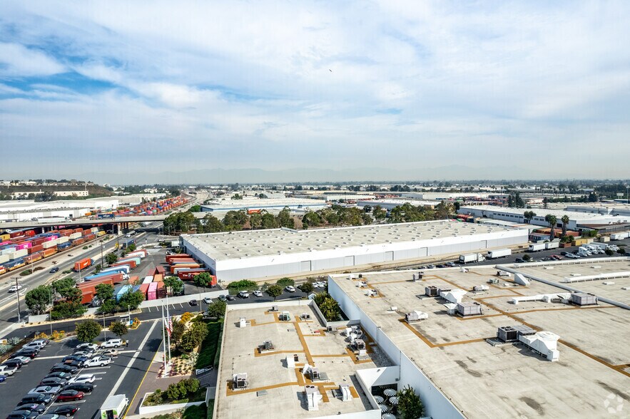 20500 S Alameda St, Carson, CA à louer - Photo du bâtiment - Image 3 de 6