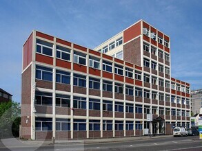 1 High St, Edgware à louer Photo intérieure- Image 1 de 7