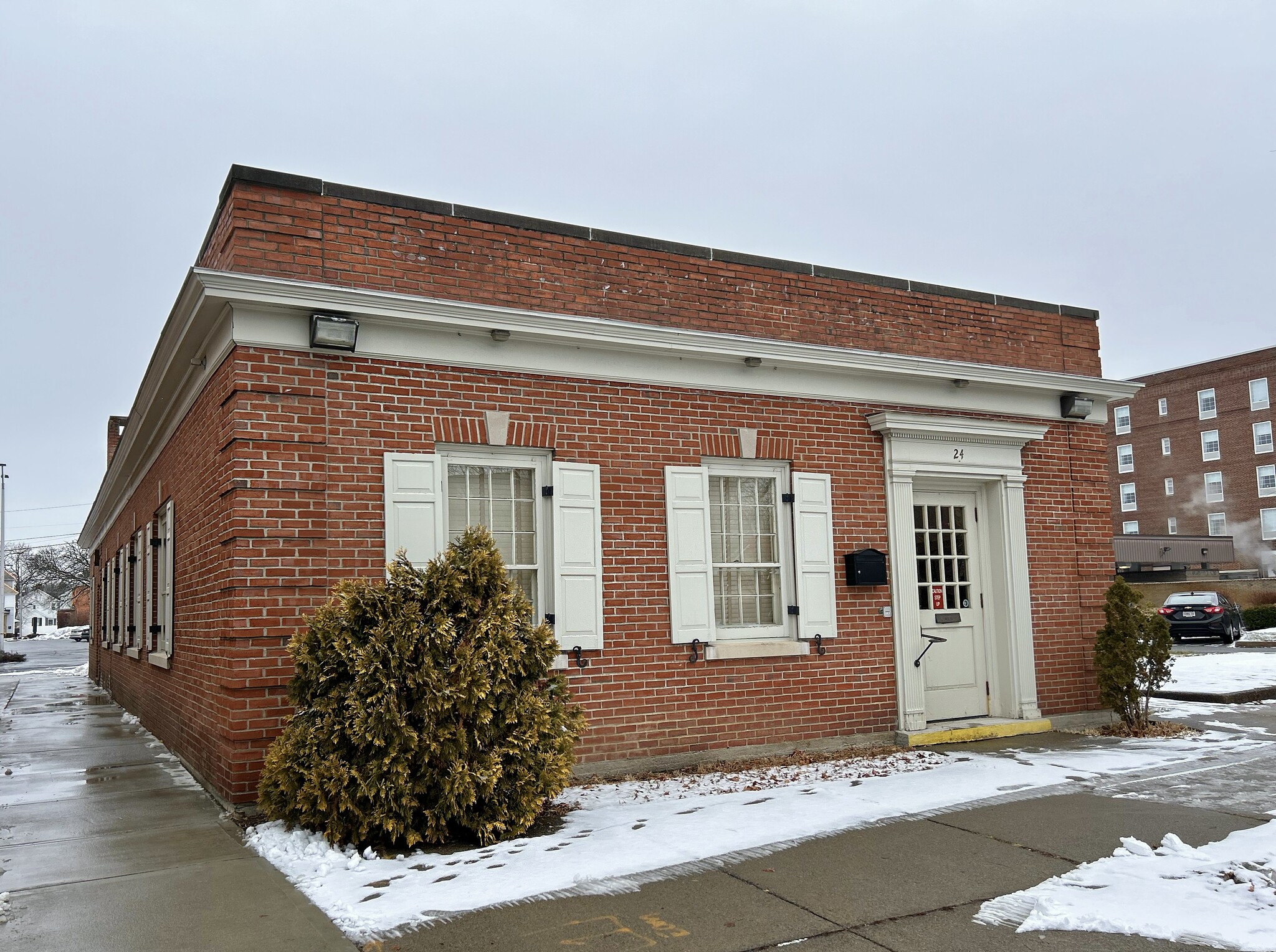 24 Maple St, Glens Falls, NY à louer Photo du bâtiment- Image 1 de 16