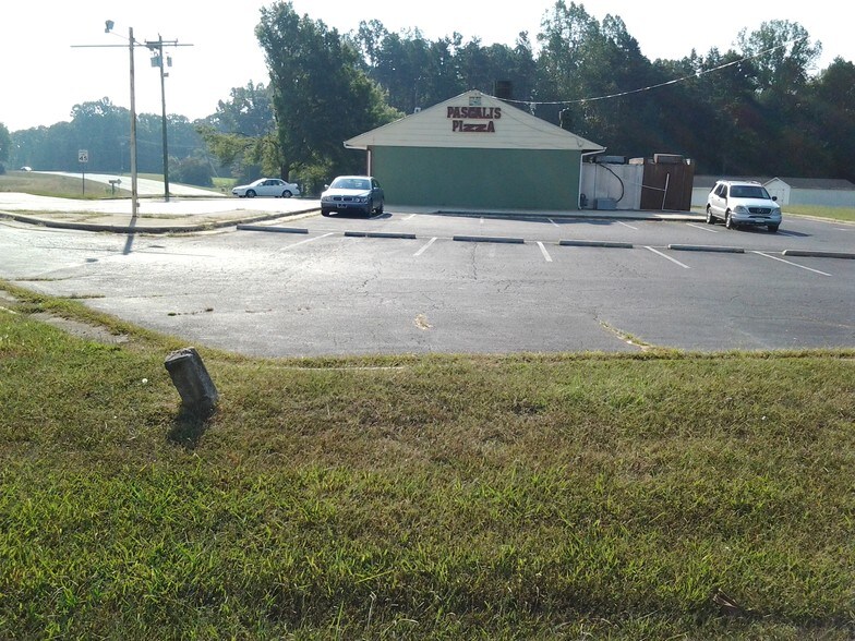 1814 Mount Hope Chu Rd, Mc Leansville, NC for lease - Primary Photo - Image 1 of 12