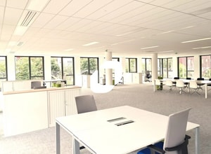 2 Avenue De La Gare, Montigny-le-Bretonneux for lease Interior Photo- Image 2 of 6