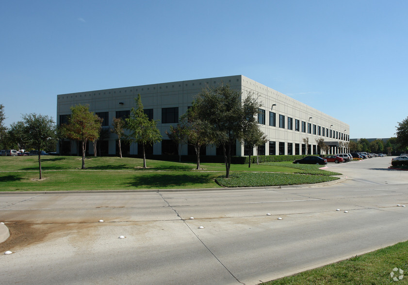 8700 Freeport Pkwy, Irving, TX for lease - Building Photo - Image 3 of 3