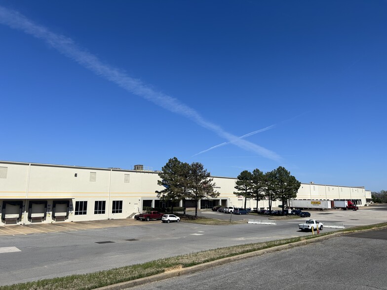 3300 Jet Cv, Memphis, TN for lease - Building Photo - Image 1 of 9