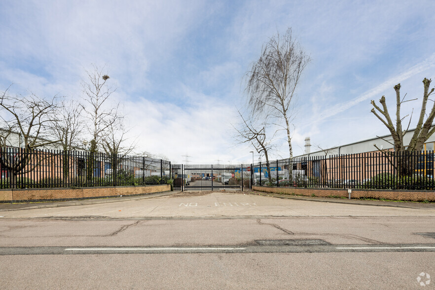 Mollison Ave, Enfield for lease - Building Photo - Image 2 of 3