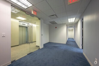 1266 E Main St, Stamford, CT à louer Photo intérieure- Image 2 de 4