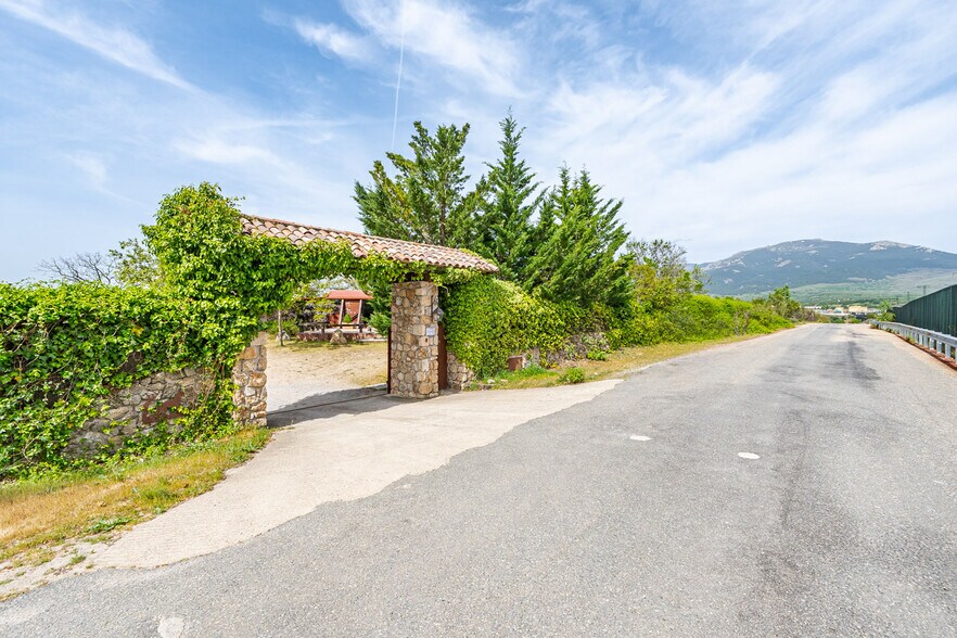 Terrain dans Miraflores de la Sierra, Madrid à vendre - Photo du bâtiment - Image 1 de 10