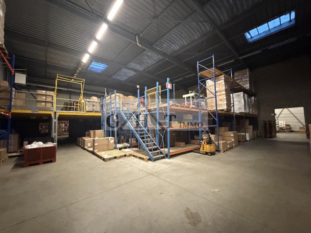 Industrial in Saint-Michel-sur-Orge for sale Building Photo- Image 1 of 14