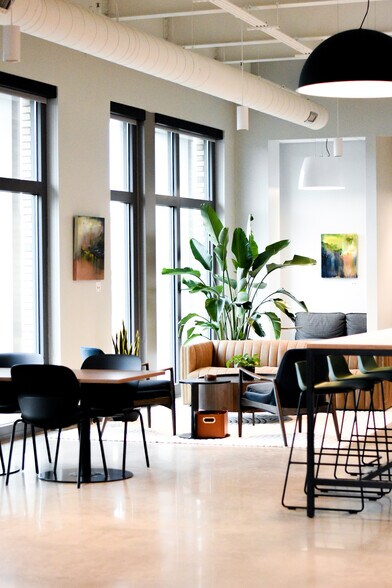 167 E Chatham St, Cary, NC à louer - Photo du bâtiment - Image 2 de 7