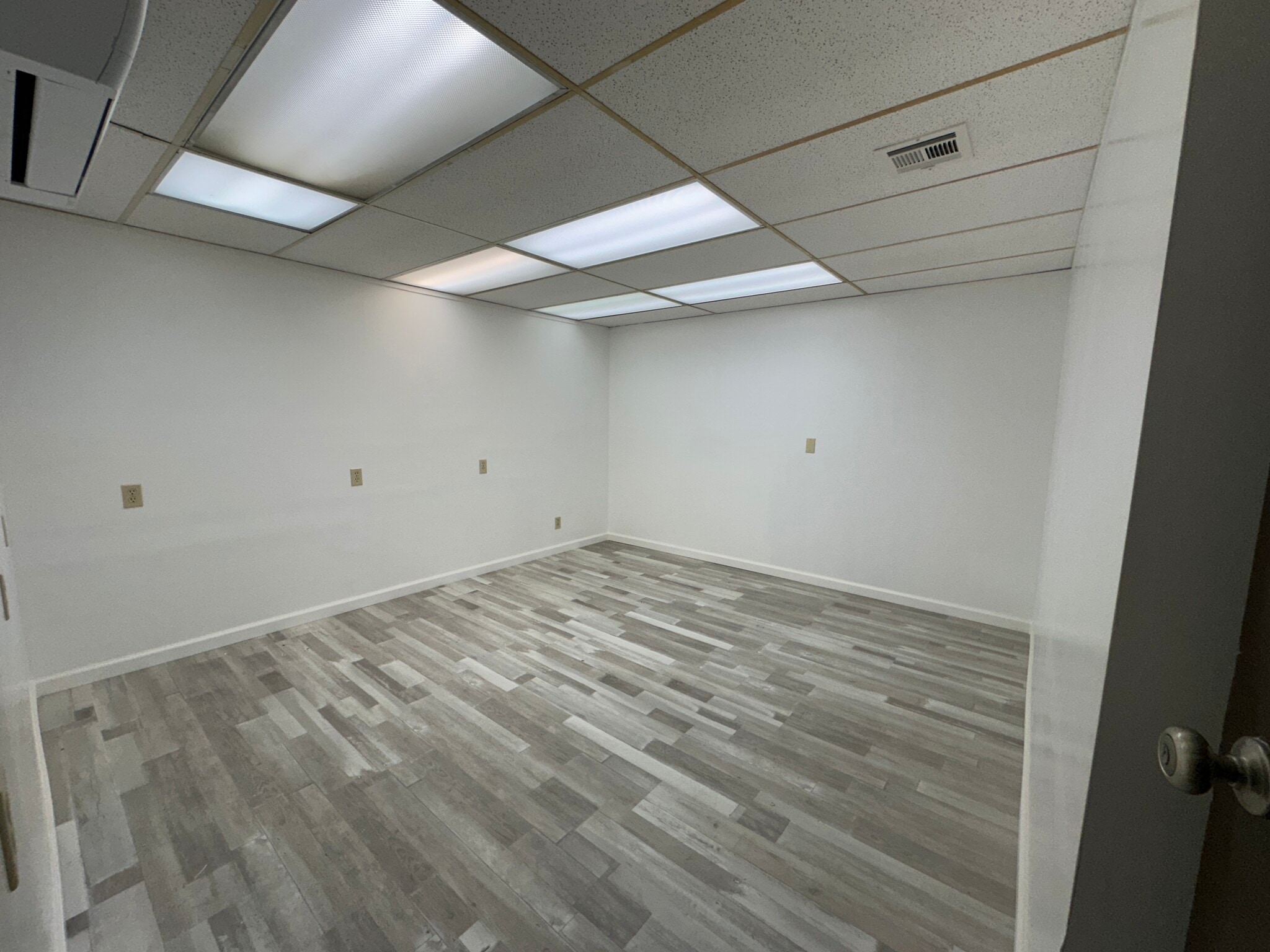 3773 Baker Ln, Reno, NV for lease Interior Photo- Image 1 of 1