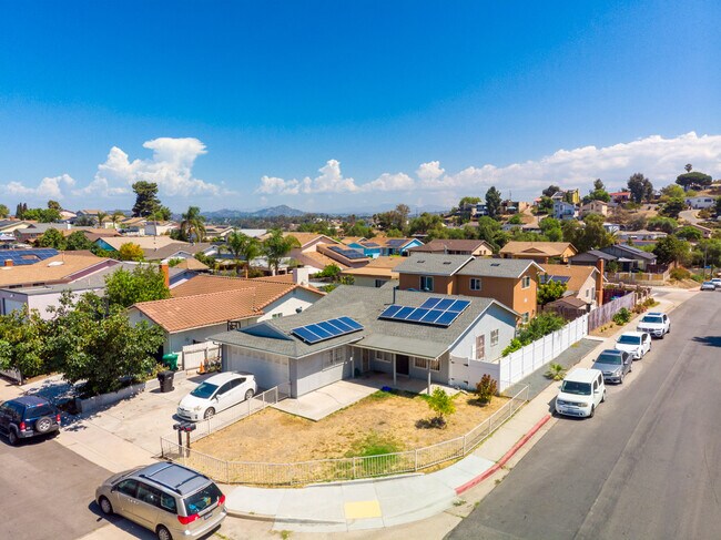 More details for 201 Treewood St, San Diego, CA - Multifamily for Sale