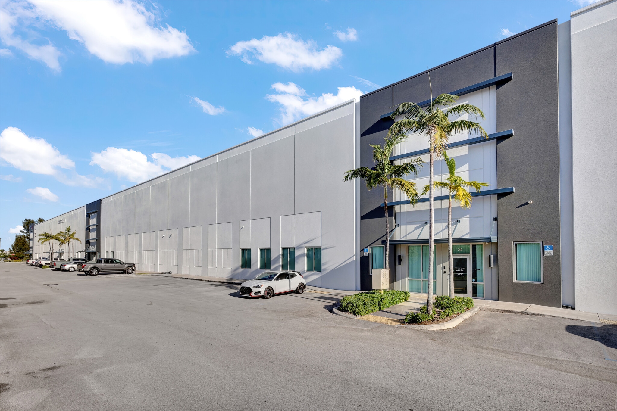 6735 NW 36th St, Miami, FL for lease Building Photo- Image 1 of 2