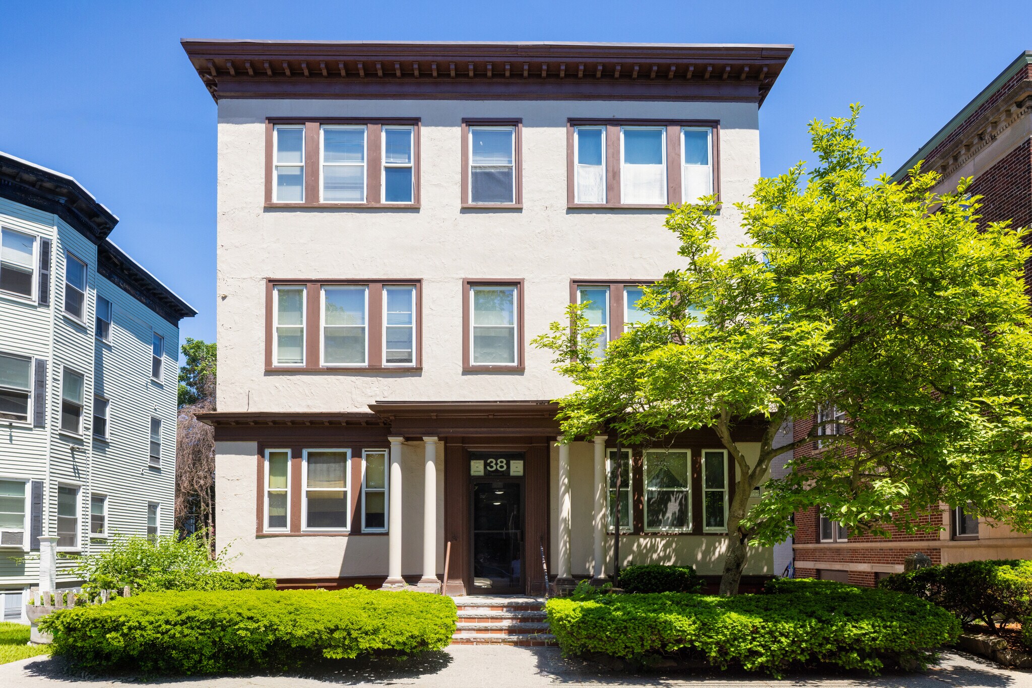 38 Estes St, Lynn, MA à vendre Photo principale- Image 1 de 2