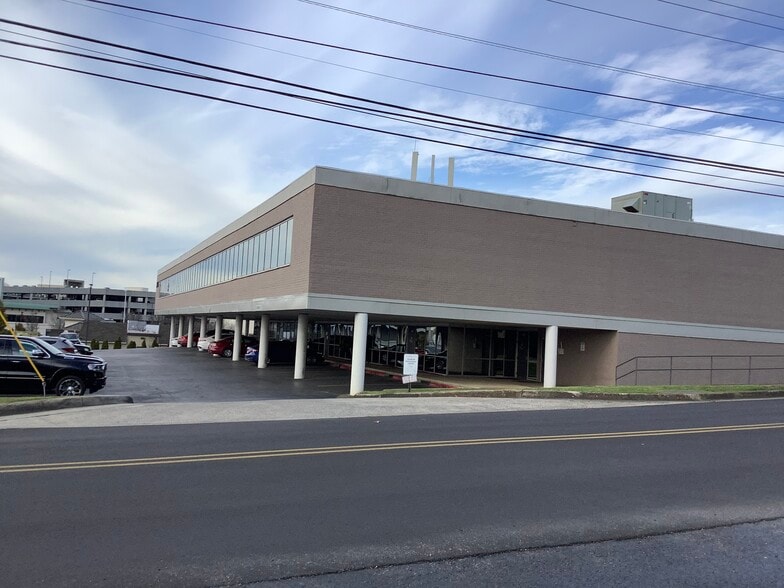 2006 Franklin St SE, Huntsville, AL for lease - Building Photo - Image 3 of 6